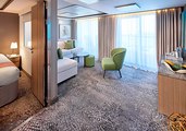 SI20-CelebritySuite-Living1R.jpg